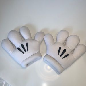 Mickey Mouse / Minnie Mouse mitts